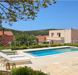 4 Bedroom villa with pool in Mlini, Sleeps 8